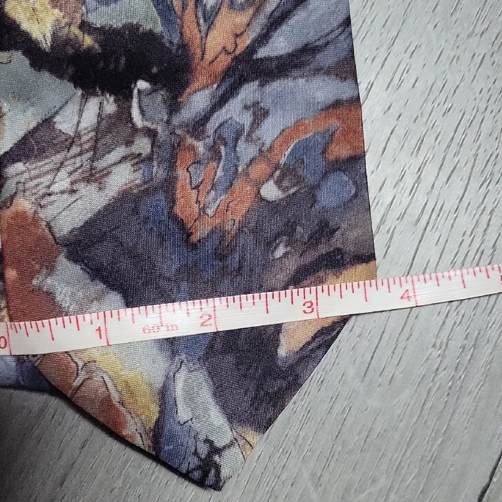 Abstract Patterned Tie - Picture 5 of 6